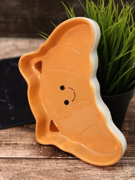 Тарелка керамическая iLikeGift «Funny croissant», 20,3х13х2,5 см 