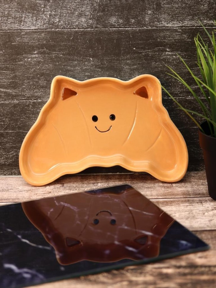 Тарелка керамическая iLikeGift "Веселый круассан", 20,3х13х2,5 см