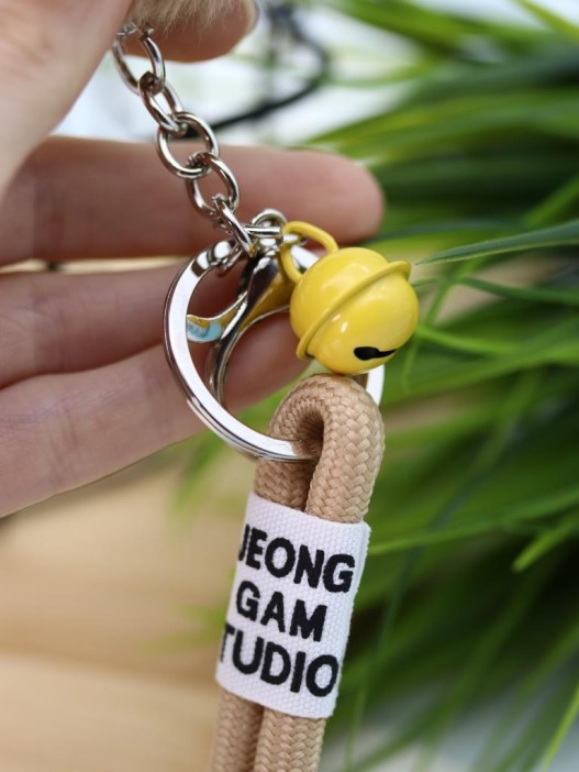 Плюшевое раскладное зеркало с брелоком "Cat", коричневое (7*7 см) 