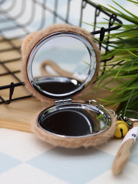 Плюшевое раскладное зеркало с брелоком "Cat", коричневое (7*7 см) 