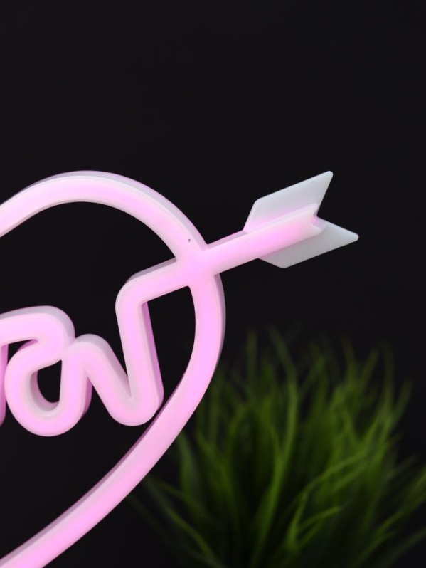 Неоновый светодиодный ночник настольный "Любовь в сердце", розовое свечение (32,5*29 см)