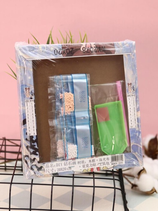 Алмазная мозаика на подрамнике Draw Me! «Beautiful girl», (20*20 см) 