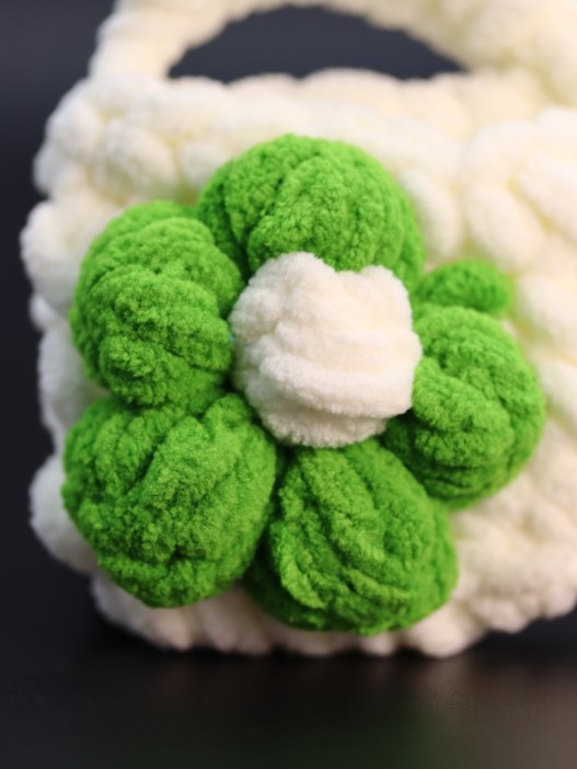 Сумочка для наушников &quot;Flower power&quot;, white-green (11.5*9.5 см) 