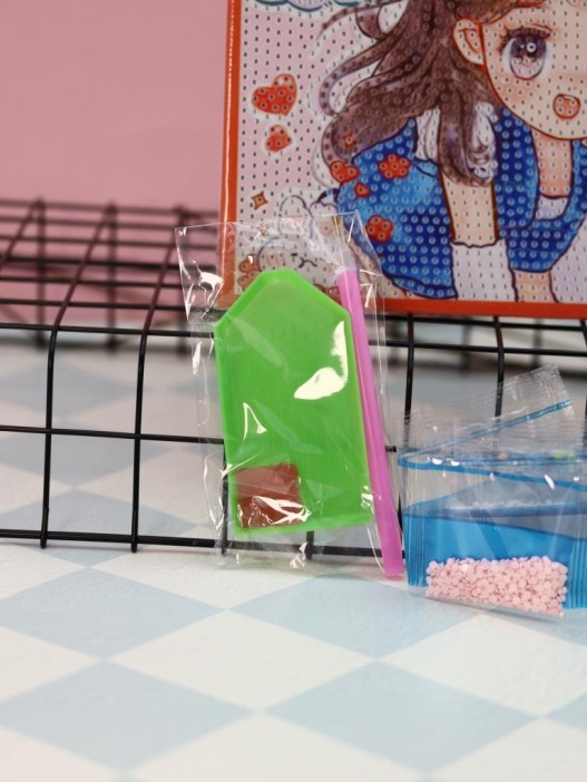 Алмазная мозаика на подрамнике Draw Me! «Upset girl», (20*20 см) 