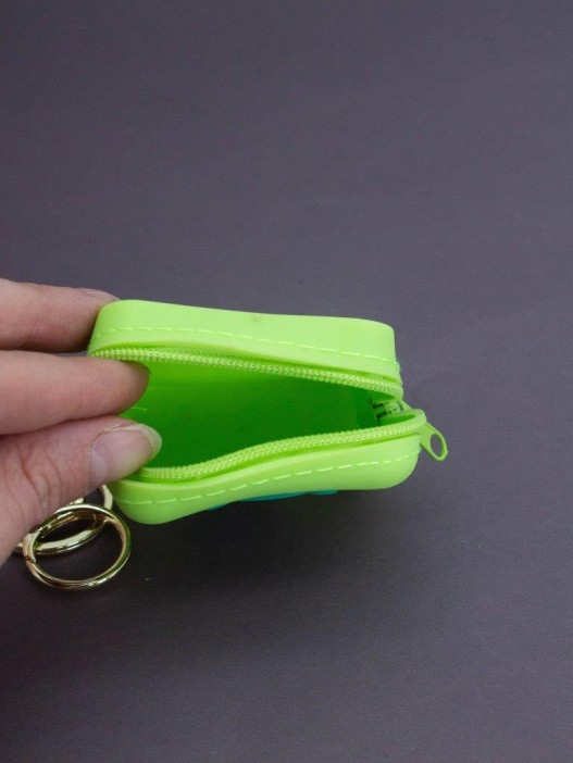 Брелок-кошелек силиконовый с карабином &quot;Лягушонок&quot; желтый 6*6 см 