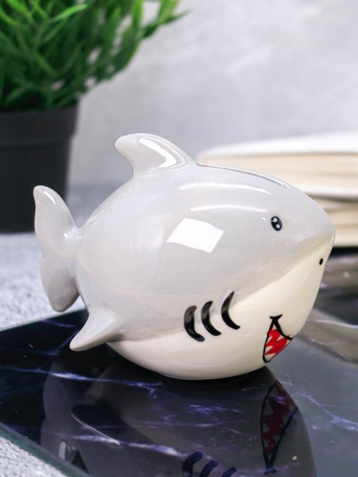 Копилка керамическая "Акула", серая (15х8,5 см)