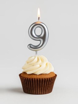 Свеча для торта "Silver glow" цифра 9, (6 см)