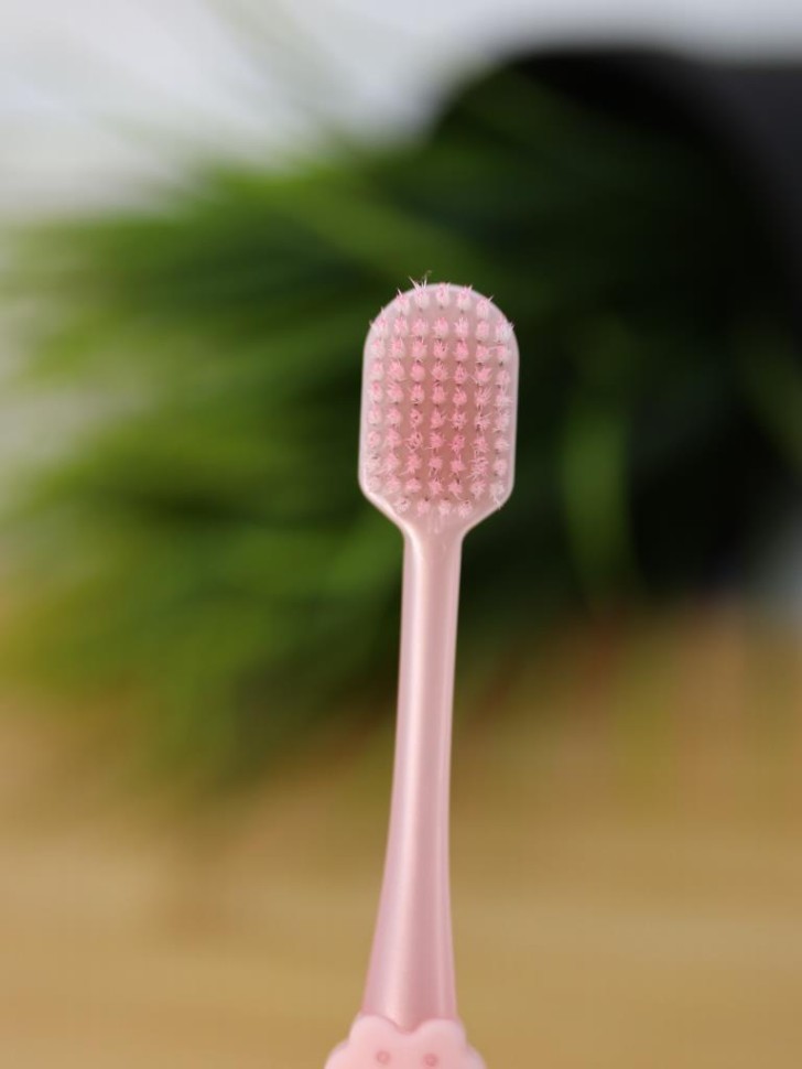 Зубная щётка для взрослых iLikeGift "Soft paw", pink (19 см)