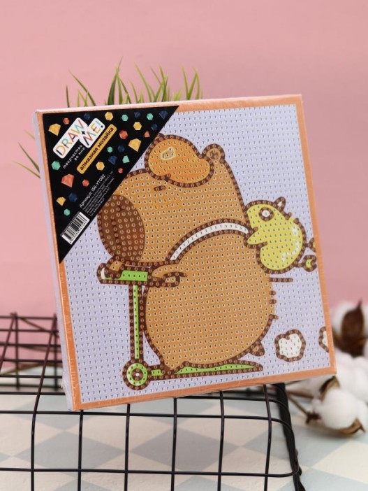 Алмазная мозаика на подрамнике Draw Me! «Capybara on a scooter», (20*20 см) 