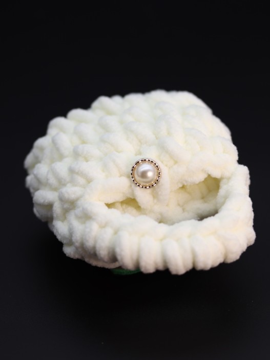 Сумочка для наушников &quot;Strawberry&quot;, white (11.5*9.5 см) 