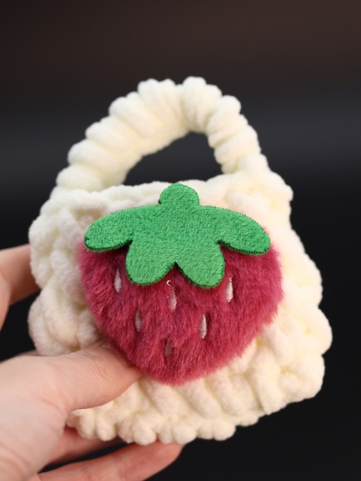 Сумочка для наушников &quot;Strawberry&quot;, white (11.5*9.5 см) 