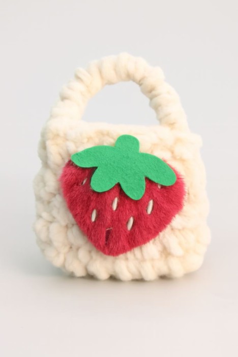 Сумочка для наушников &quot;Strawberry&quot;, white (11.5*9.5 см) 