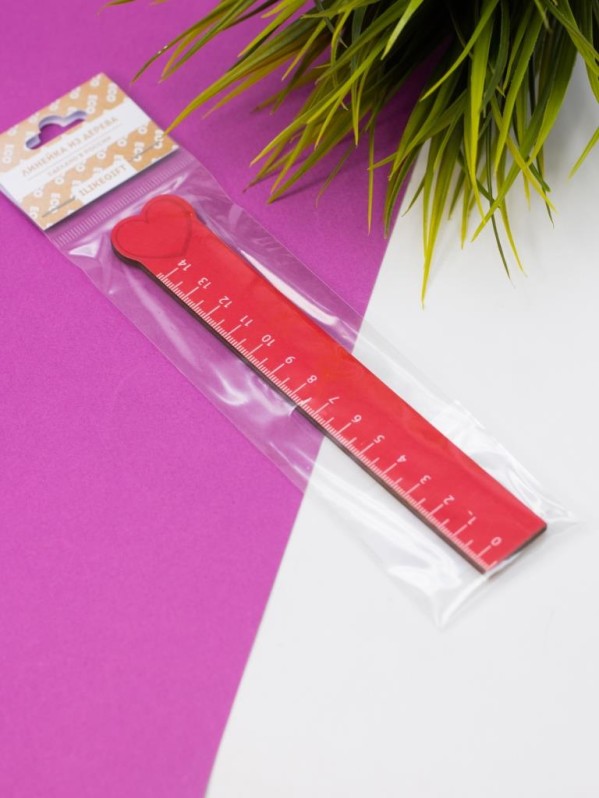 Линейка ЭКО из дерева iLikeGift "Красное сердце"