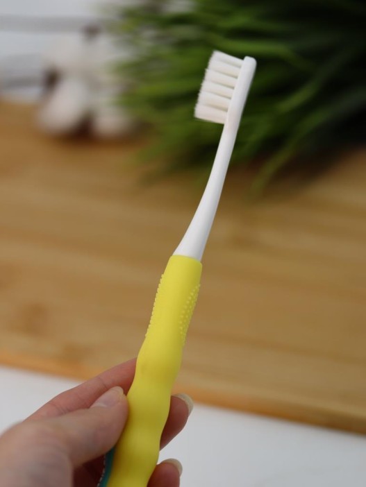 Зубная щётка для взрослых iLikeGift &quot;Birdie bite&quot;, yellow (19 см) 
