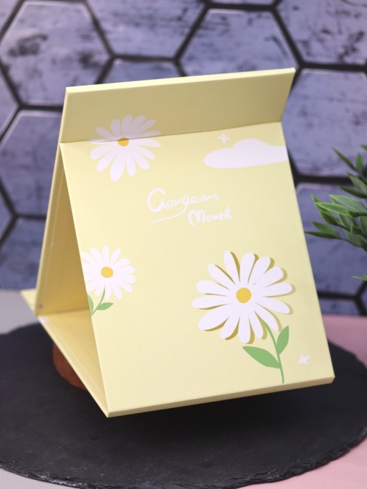 Зеркало &quot;Gorgeous moment&quot;, yellow 