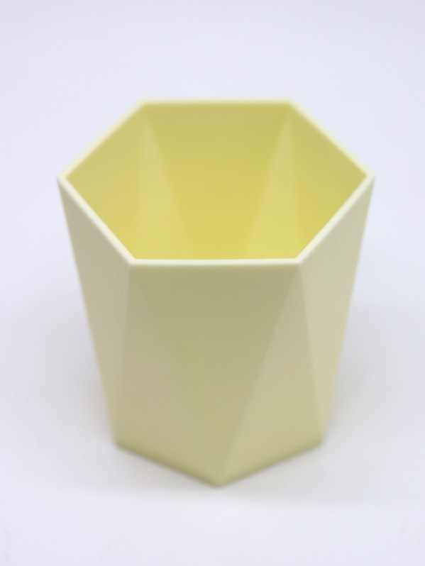 Стакан для зубных принадлежностей / канцелярских принадлежностей "Треугольник", желтый