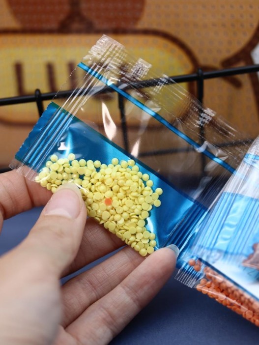 Алмазная мозаика на подрамнике Draw Me! «Capybara is happy», (20*20 см) 