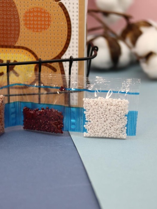 Алмазная мозаика на подрамнике Draw Me! «Capybara is happy», (20*20 см) 