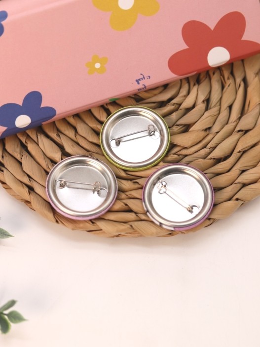 Набор значков 3 шт. iLikeGift Аниме &quot;Cute cat Girl&quot; 