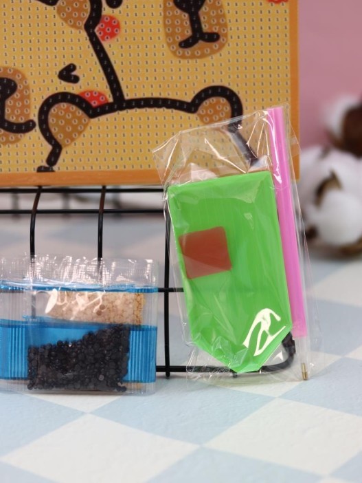 Алмазная мозаика на подрамнике Draw Me! «Many capybaras», (20*20 см) 