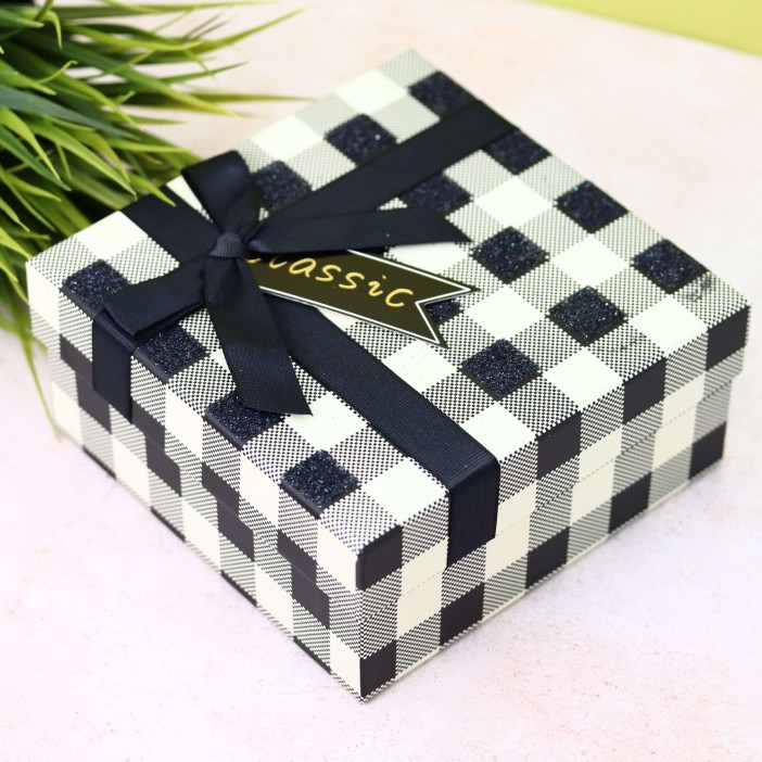 Подарочная коробка «Black cell», 18*18*8,5 см 