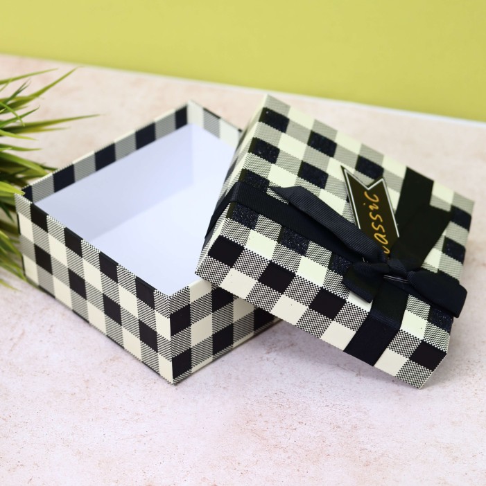 Подарочная коробка «Black cell», 18*18*8,5 см 